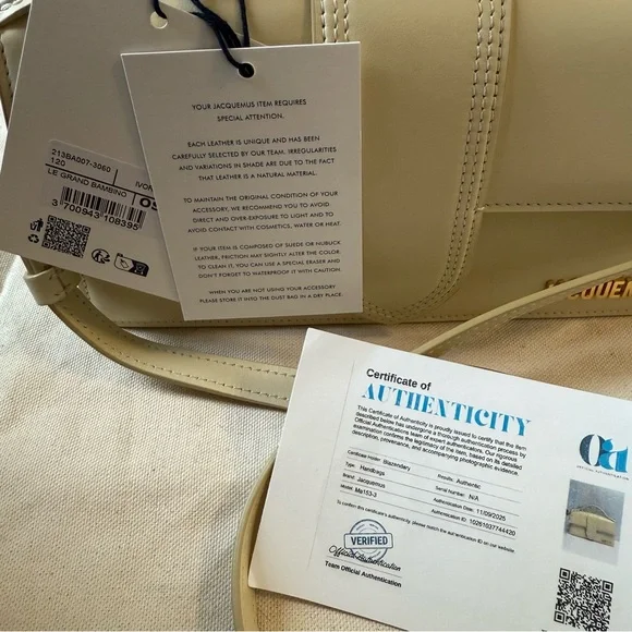 Jacquemus Cream Crossbody Bag - Picture 2 of 12